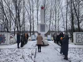 9.12.2025 в нашей школе прошла Торжественная линейка, посвящённая Дню Героев Отечества.